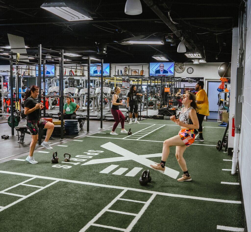 fast track group staying motivated to workout