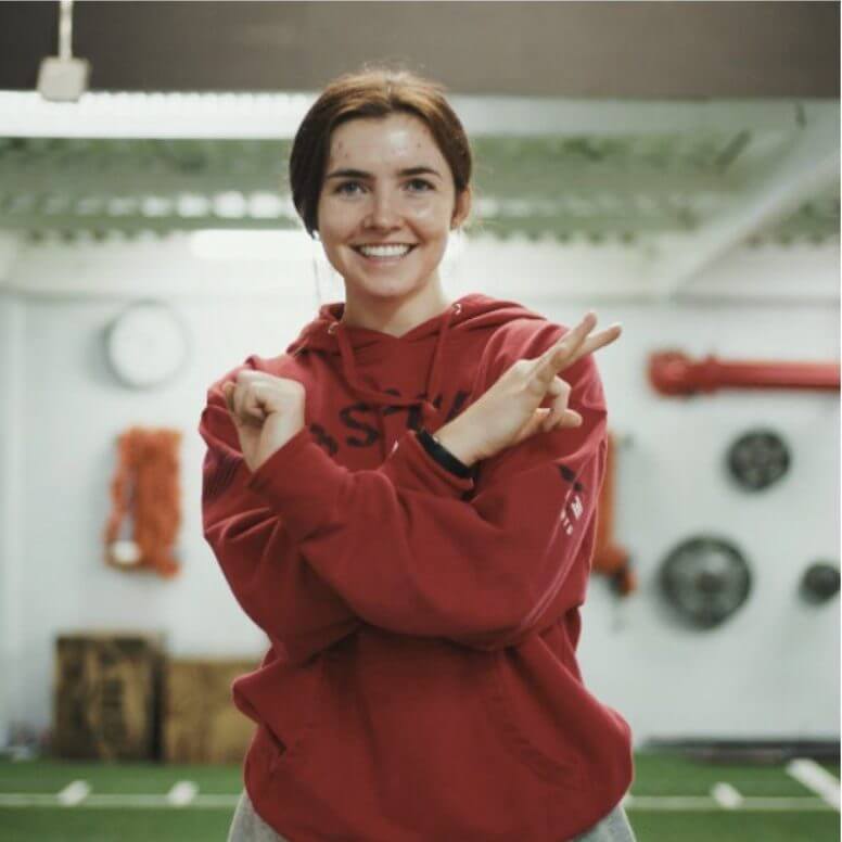 Strength training exercises for beginners with a personal trainer.
