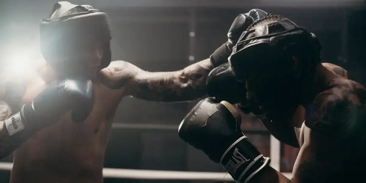 two men boxing